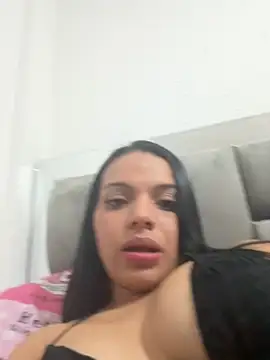 Webcam Model (Anavalle)  is live.Free join now!