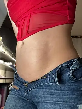 Emmily_19's live cam