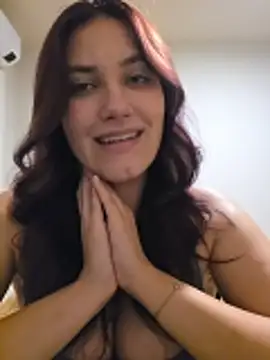 Webcam Model (MiaRides19)  is live.Free join now!