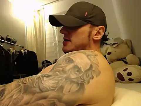 ballardbret (Ask my age) - Cock stroking, flexing, dirty talking. X