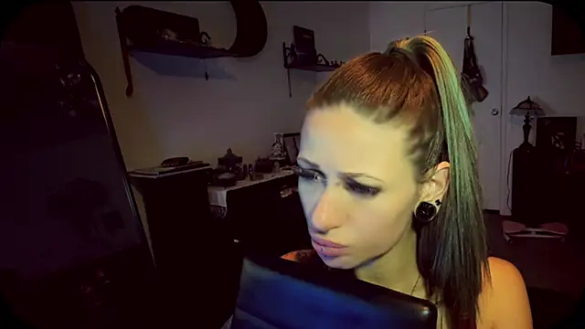 ashenroe - AshenRoe's free webcam