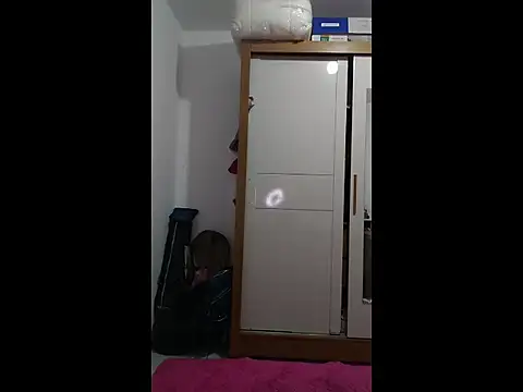 delicinhaaah - Delicinhaaah's free webcam