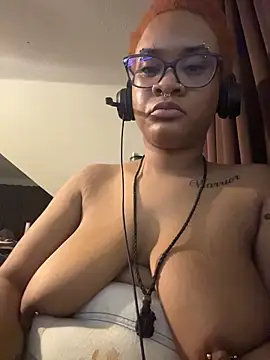 nickytheehawtie - Nickytheehawtie's free webcam