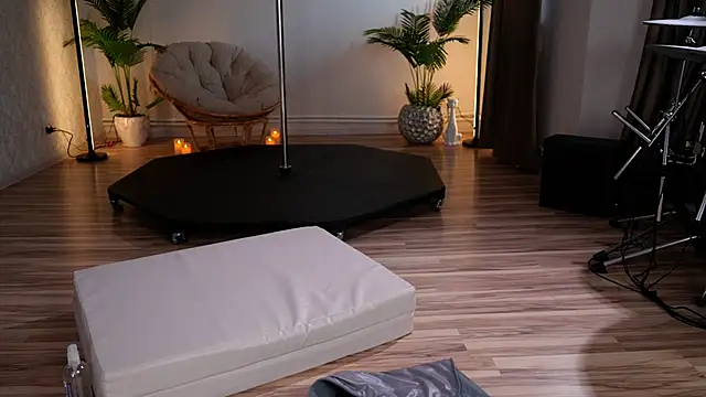 kittycaitlin (F young) - Support the show