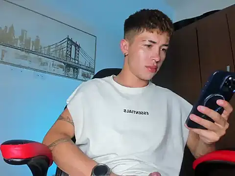 noahsaint - Noahsaint's free webcam - UK Sex Cams