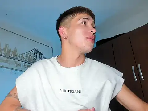 noahsaint live sex cam