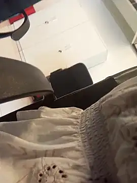 estradiolist - Estradiolist's free webcam - UK Sex Cams