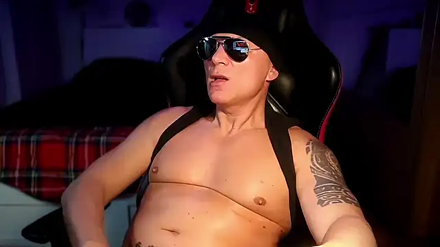 hardmattsteel (Ask my age) - Hot cum juice shot  !!!!