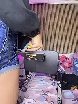 Webcam Model (Hayley-Fox)  is live.Free join now!