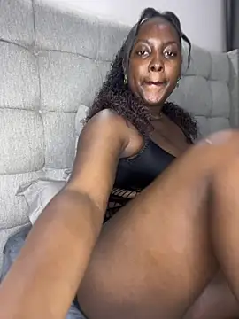 prettiepearl - Prettiepearl's free webcam - UK Sex Cams