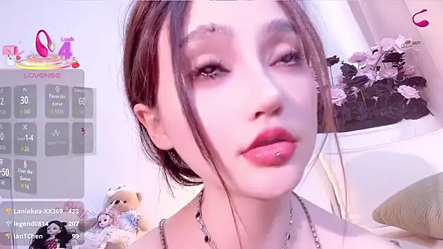 美女Yr_kitten_333在线直播