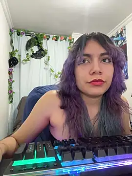 vaioletuwu - VaioletUwU's free webcam