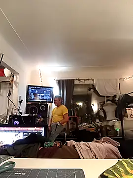 ticklemepinkk - Ticklemepinkk's free webcam