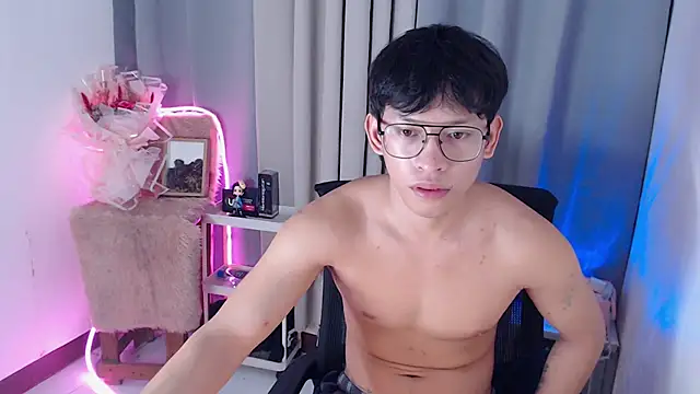 pinkcock_froi2305