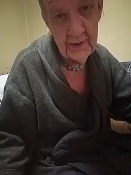 cmagic9 (M grandpa) - Take off underwear