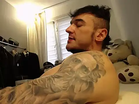 ballardbret (Ask my age) - Cock stroking, flexing, dirty talking. X