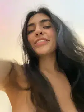 DaphneUwu's Stripchat show and profile