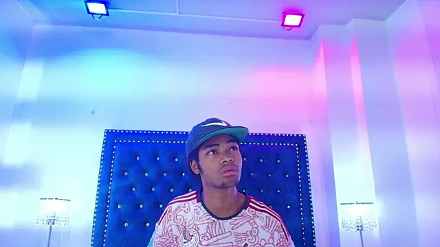 Cristal_and_luke webcam