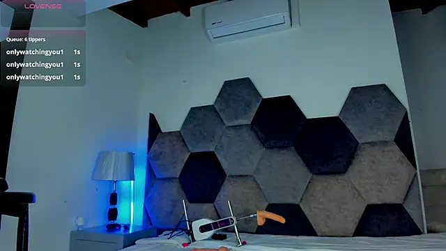 Latrellx7 live sex cam