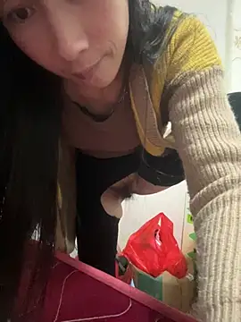 crhong666 (F milf) - 手指插逼1分钟