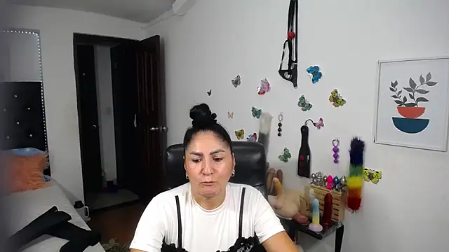 mature_bigboobs10 - Mature_bigboobs10's free webcam - UK Sex Cams