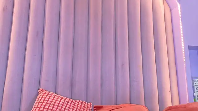 foxymoon__ (F teen) - suck my feet in close-up