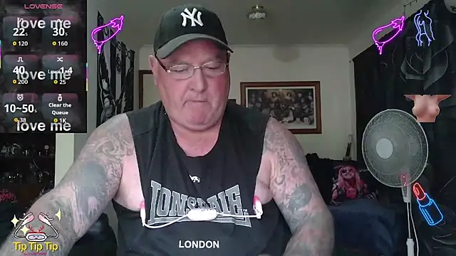 kinkyblueyes69 (M mature) - GET NUDE