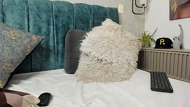 santii_twink (M young) - Make Me Wet and big cum