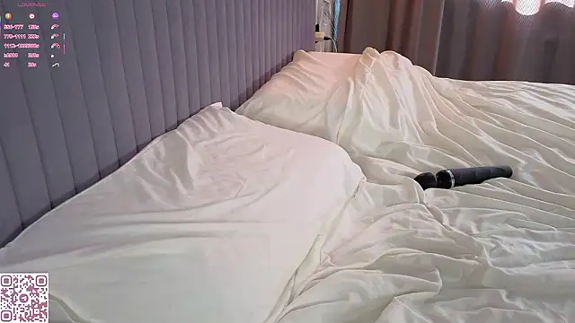 ElvinaRose live sex cam