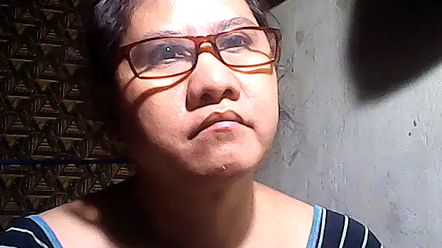 sweetsosie18 - Sweetsosie18's free webcam - UK Sex Cams