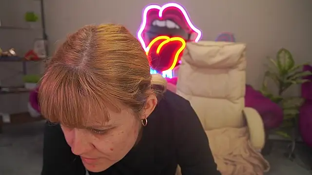 bellalapetit - BellaLaPetit's free webcam - UK Sex Cams