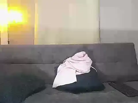 issi_belle__ - Issi_belle__'s free webcam