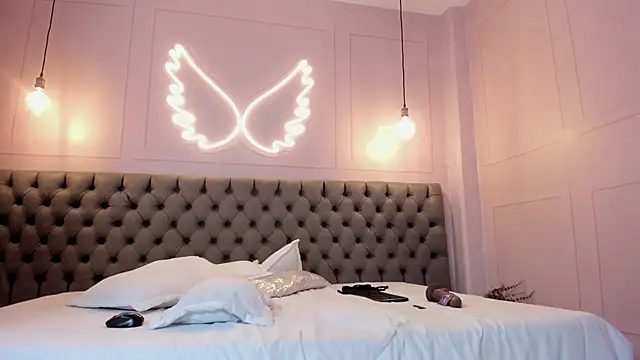 kami_hugeass - KAMI_HUGEASS's free webcam - UK Sex Cams