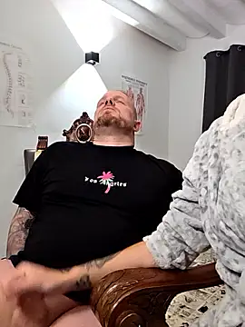 kylie_blck (F young) - ShowTits 5min+1Pic