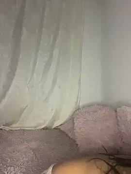 Webcam Model (Diane_Ritz)  is live.Free join now!