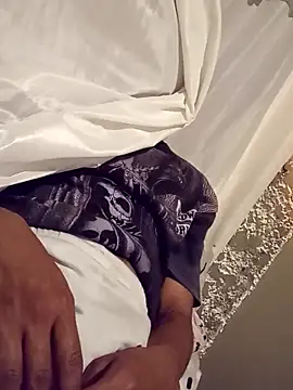 skinniyamo - SkinniYamo's free webcam