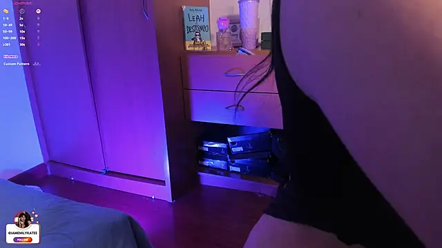 emily_kate_ - Emily_kate_'s free webcam