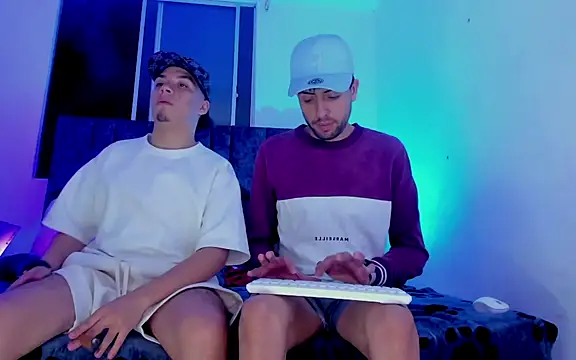 alex_and_christhoper - Alex_and_christhoper's free webcam