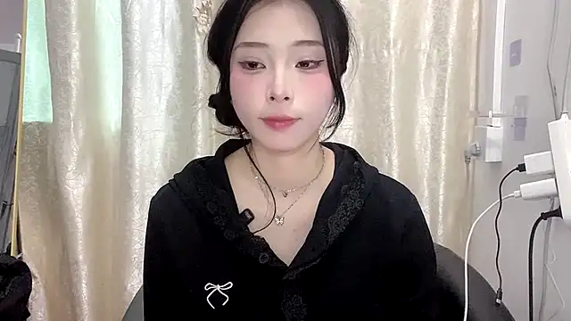 yiyibaby2026 - Yiyibaby2026's free webcam