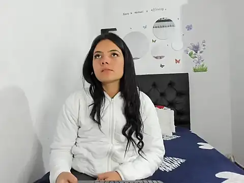 aura_velour21 - Aura_velour21's free webcam - UK Sex Cams