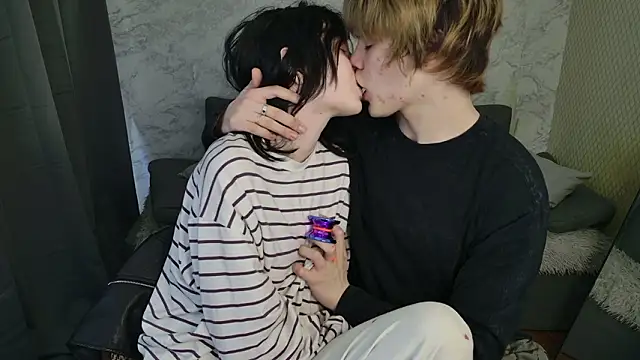 Bonnie_And_C1yde's room