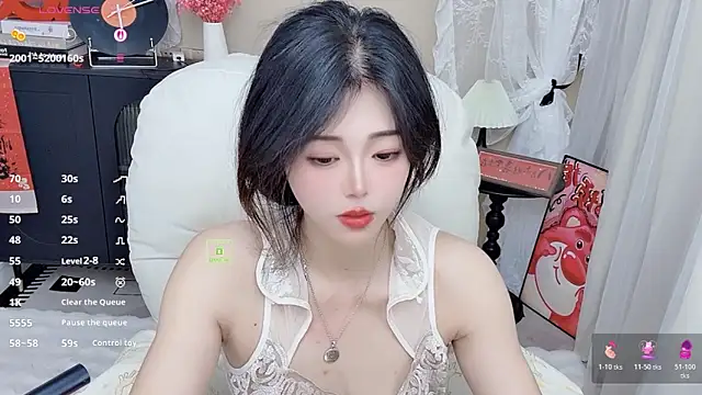 美女CeeKie在线直播