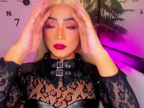 gwenngoddess - GwennGoddess's free webcam - UK Sex Cams