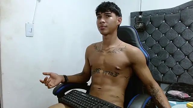 luka_big18 (M twink) - Cum show/ close transmissio😈