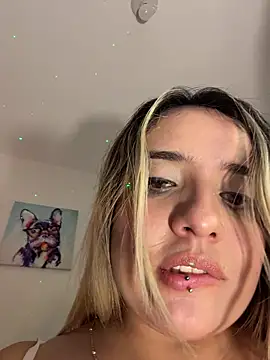 Webcam Model (_Ninasanz) is live