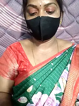 Webcam Model (Renuma)  is live.Free join now!