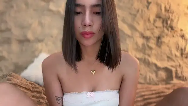 GenesisCastillano live sex cam