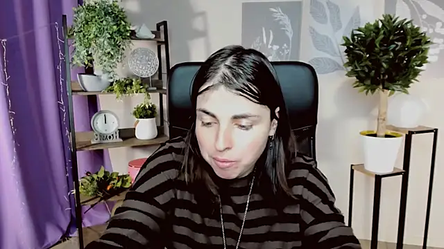 martaedams - MartaEdams's free webcam