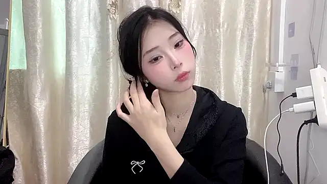 yiyibaby2026 - Yiyibaby2026's free webcam