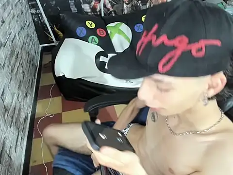 wex_077 (M twink) - show cummmmm